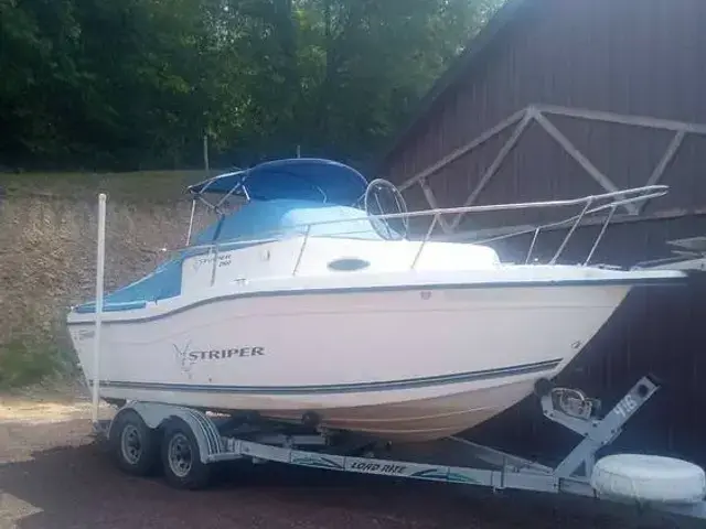 Seaswirl 2100 Striper WA