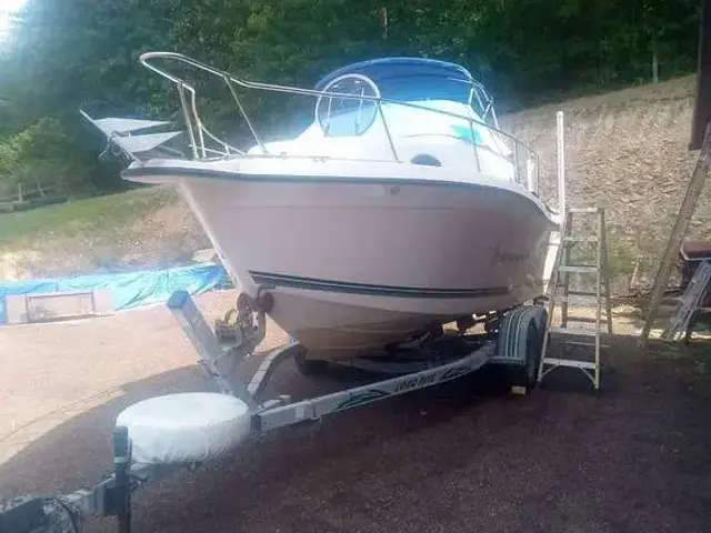 Seaswirl 2100 Striper WA