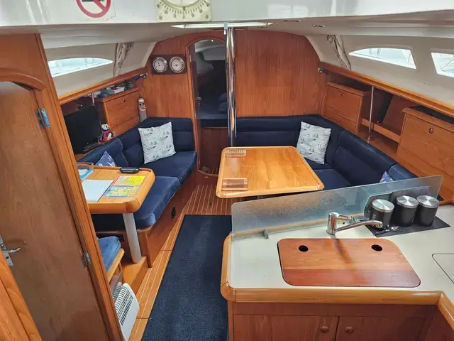 Jeanneau Sun Odyssey 37