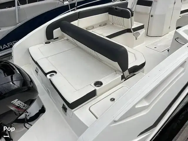 Bayliner DX2200