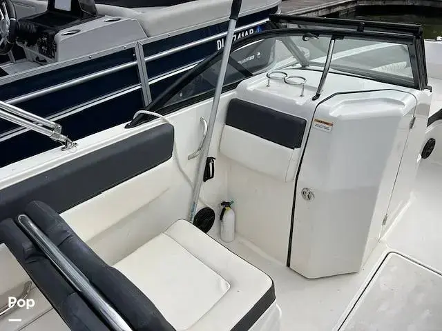 Bayliner DX2200