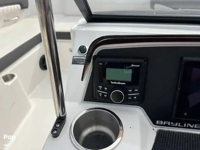 Bayliner DX2200