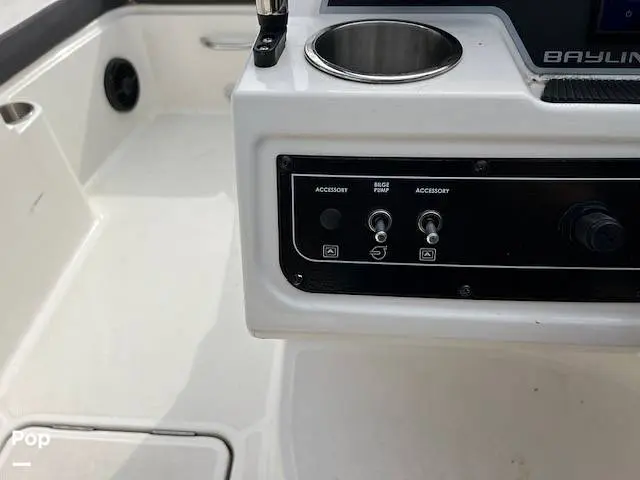 2023 Bayliner dx2200