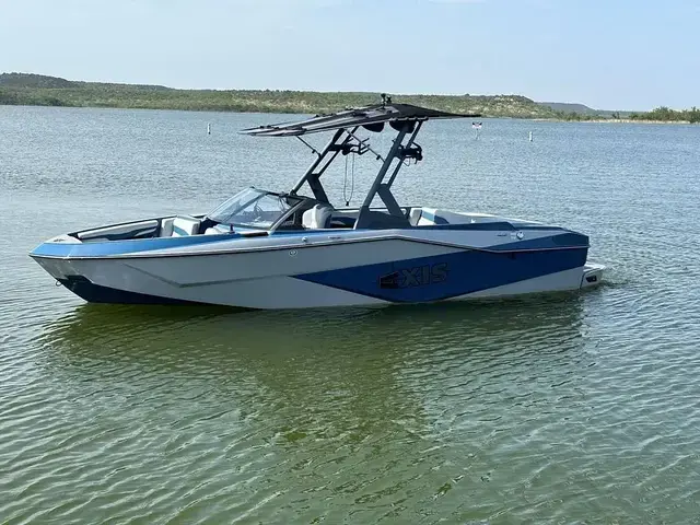 Axis Boats T220