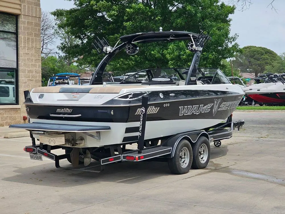 2009 Malibu wakesetter 23 lsv