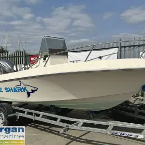  White Shark Boats 175