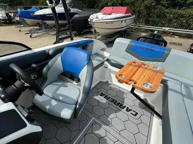 Carrera Boats 225