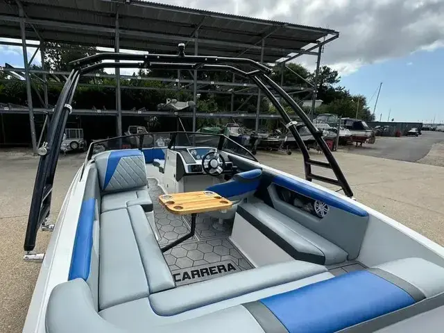 Carrera Boats 225