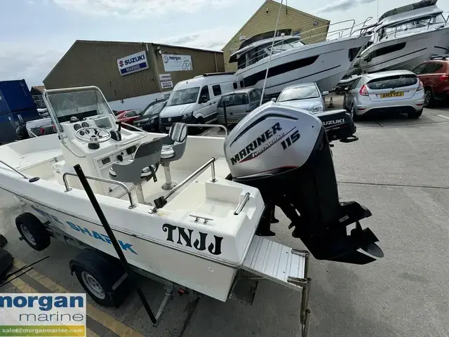 White Shark Boats 175