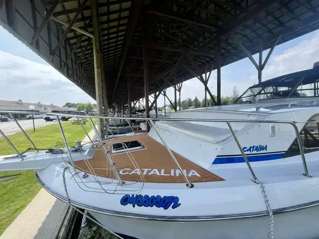 Chris-Craft Catalina 381