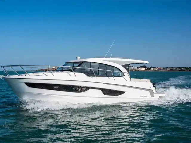 Beneteau Antares 11