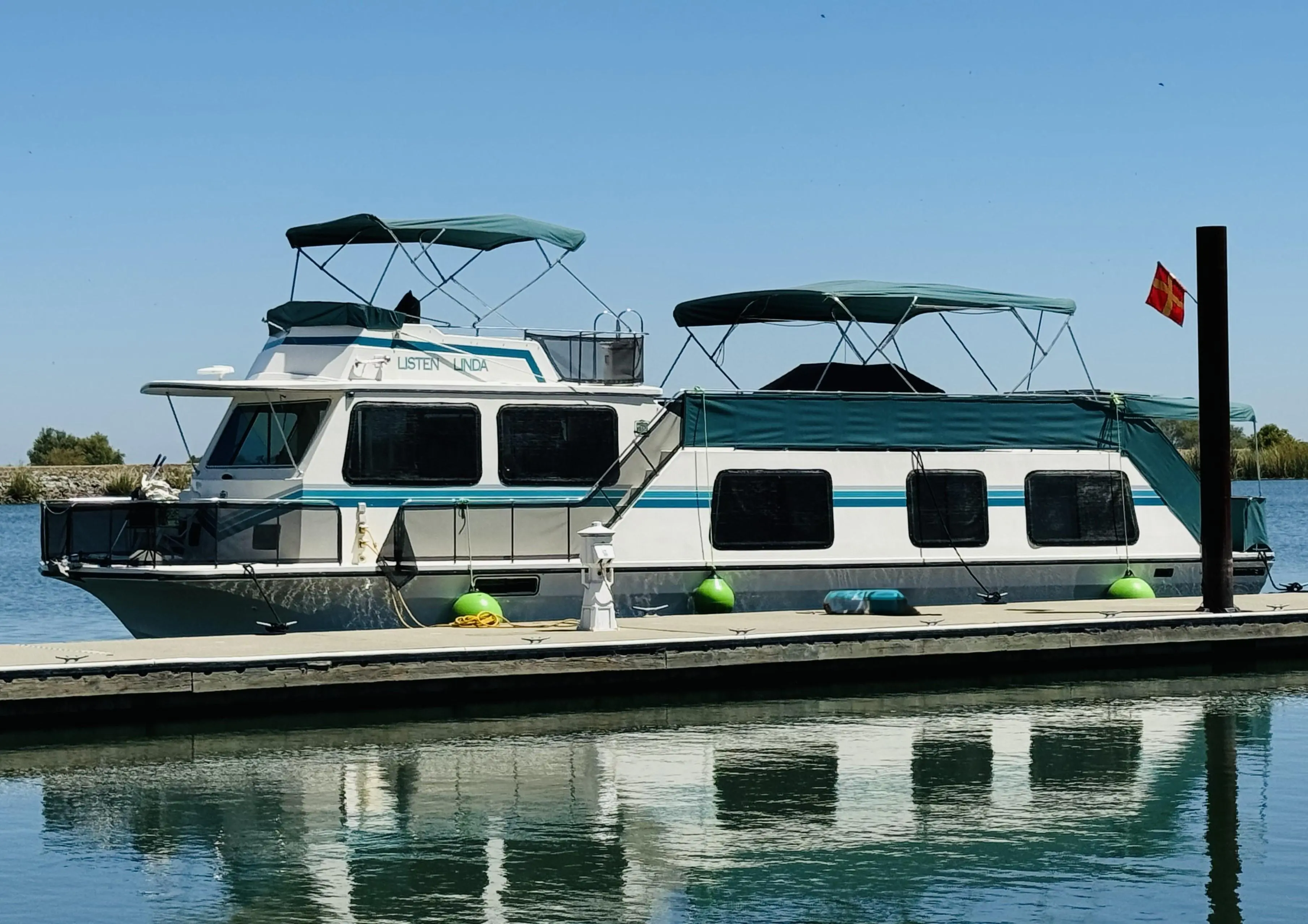 1990 Harbor Master 52 wide body