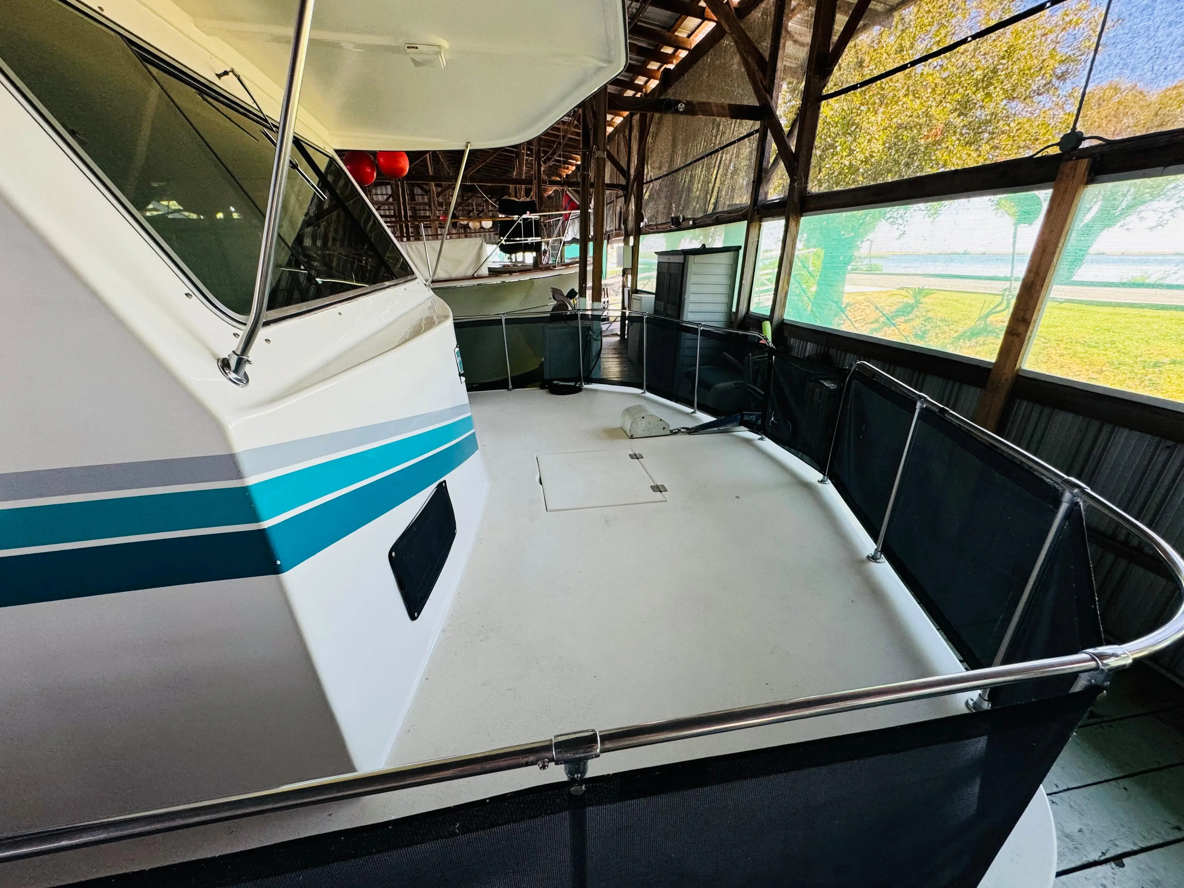 1990 Harbor Master 52 wide body