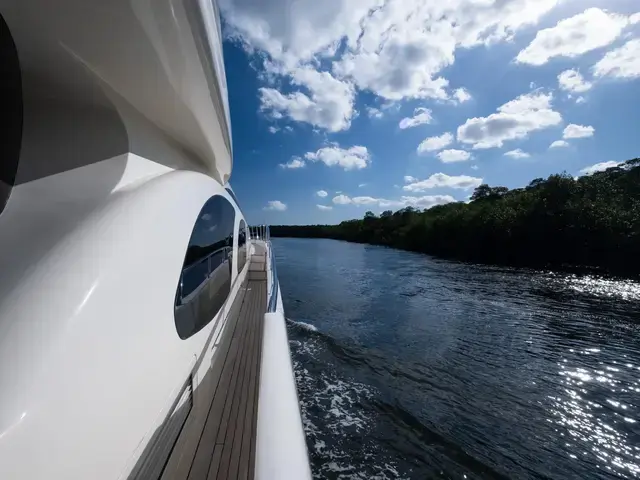 Azimut 100'