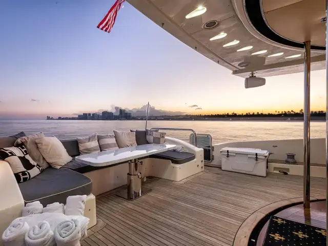 Azimut 100'