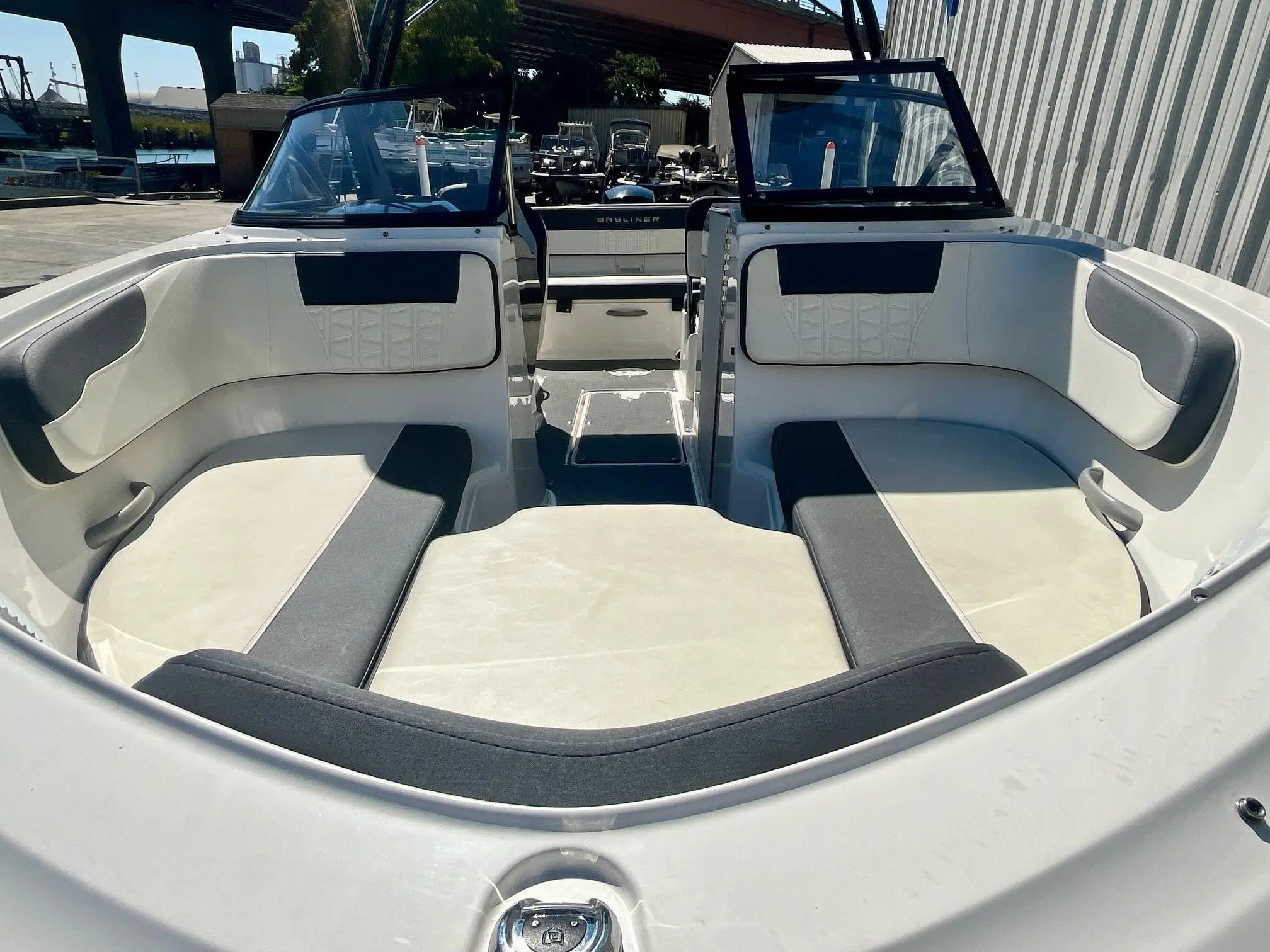 2021 Bayliner vr6