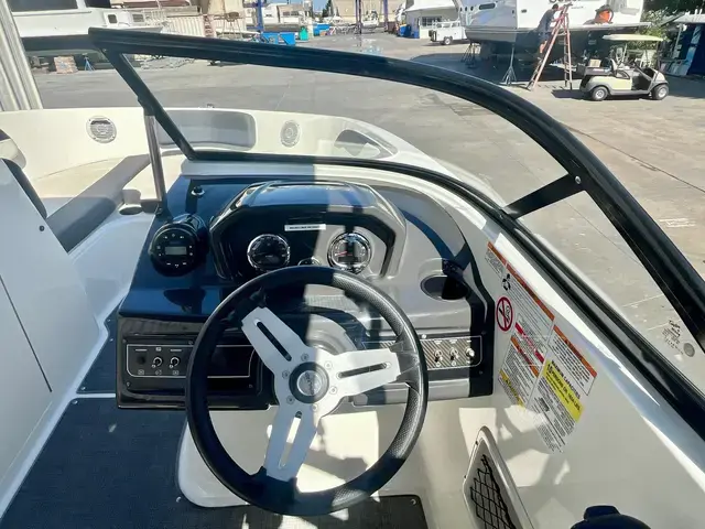 Bayliner Vr6