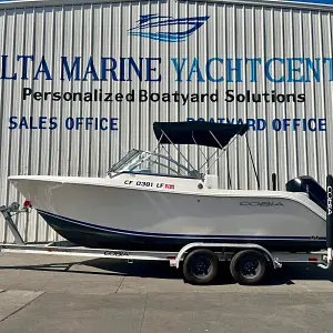 2022 Cobia Boats 220 DC