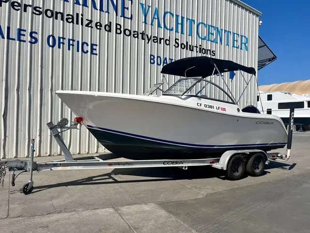 Cobia Boats 220 DC