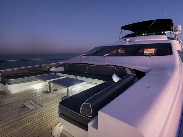 Azimut 100'