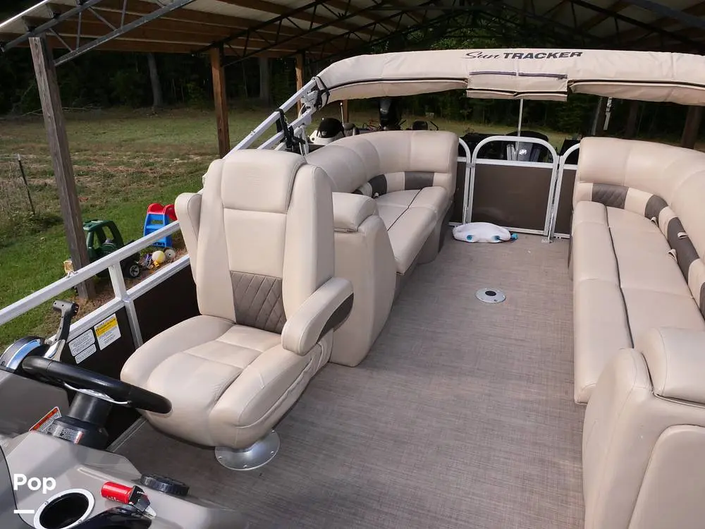 2020 Sun Tracker party barge 22 dlx