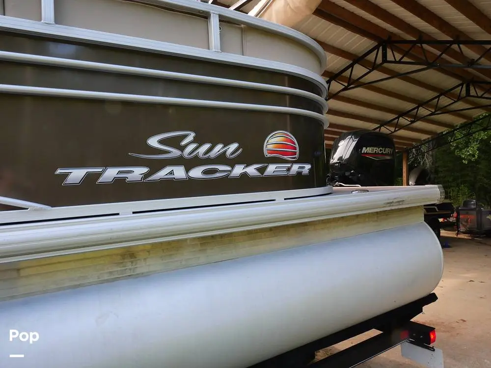 2020 Sun Tracker party barge 22 dlx