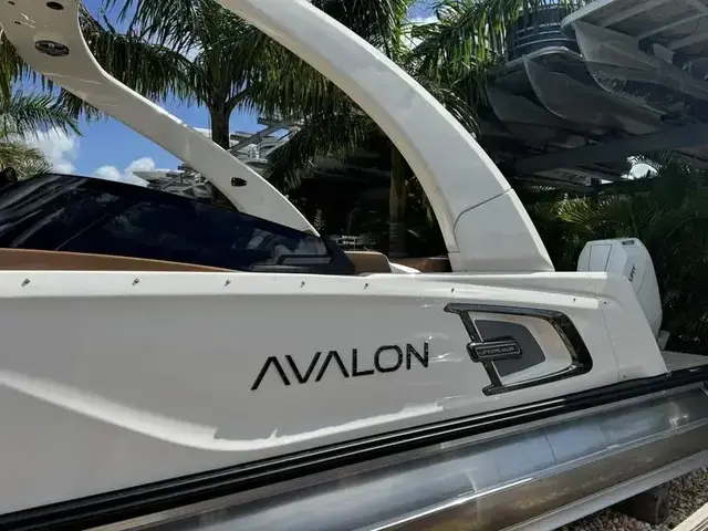 Avalon Excalibur Elite Windshield 27 FT