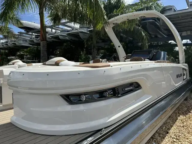 Avalon Excalibur Elite Windshield 27 FT