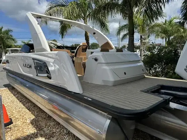 Avalon Excalibur Elite Windshield 27 FT