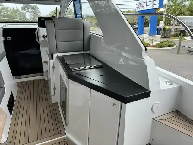 Sealine S 335v