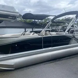 2023 Avalon LSZ Entertainer 23 FT