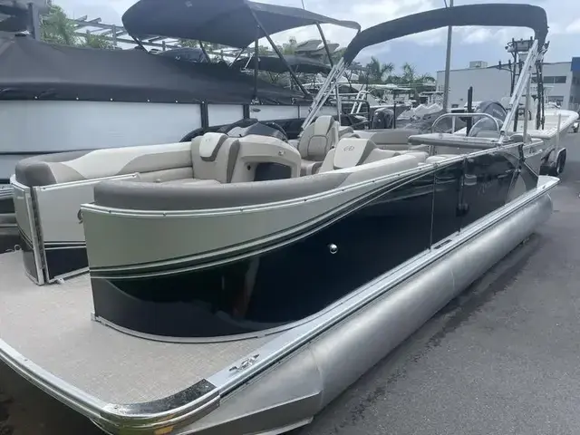 Avalon LSZ Entertainer 23 FT