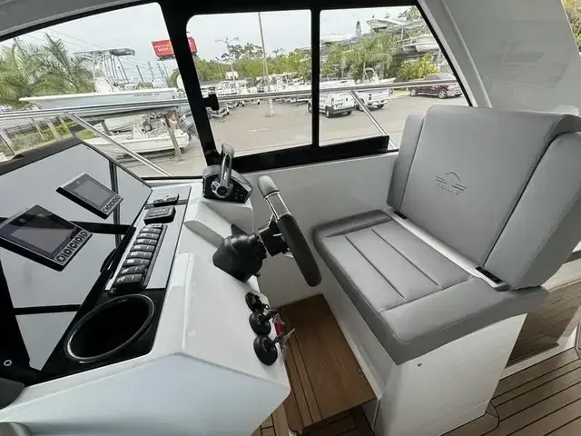 Sealine S 335v