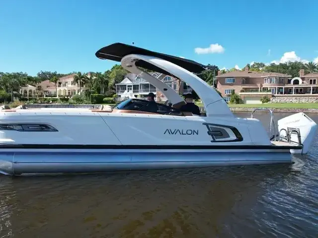 Avalon Excalibur Elite Windshield 27 FT