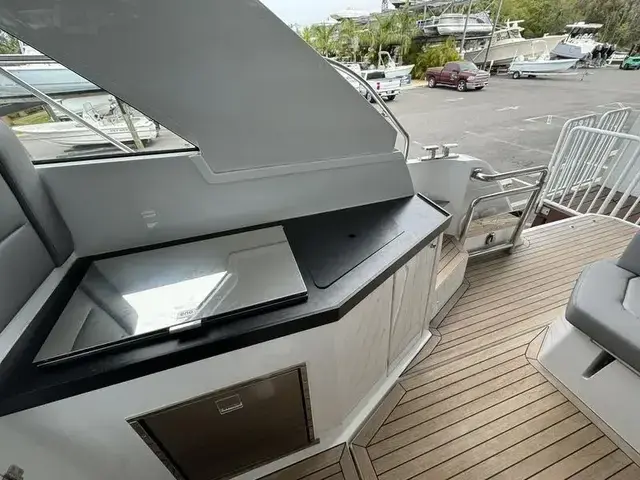 Sealine S 335v