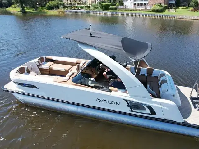 Avalon Excalibur Elite Windshield 27 FT