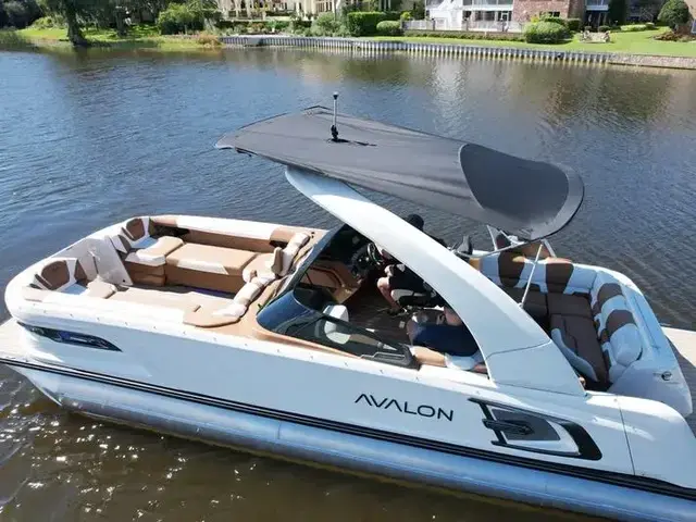 Avalon Excalibur Elite Windshield 27 FT