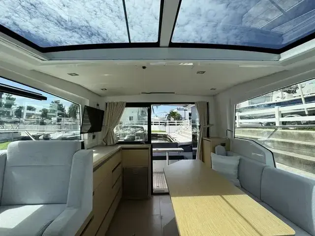 Sealine C 335v