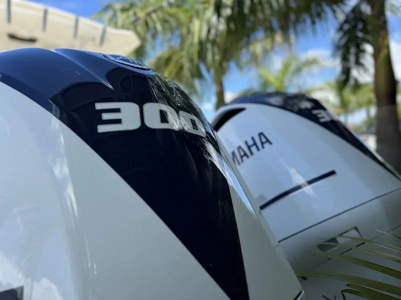 2014 Robalo 300 center console