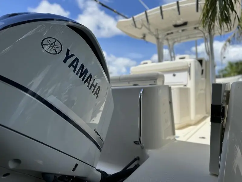 2014 Robalo 300 center console