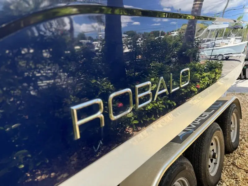 2014 Robalo 300 center console