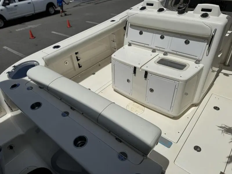 2014 Robalo 300 center console