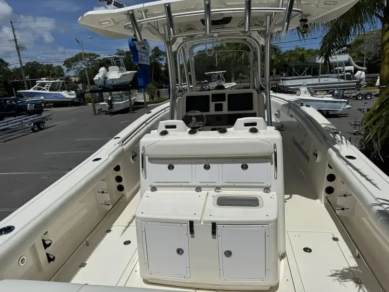 2014 Robalo 300 center console