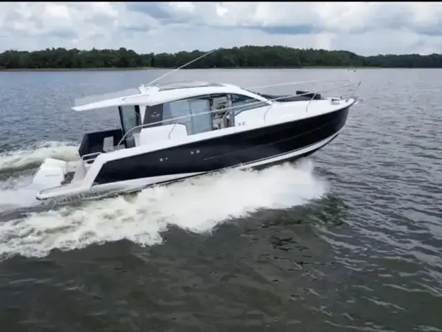 Sealine C 335v