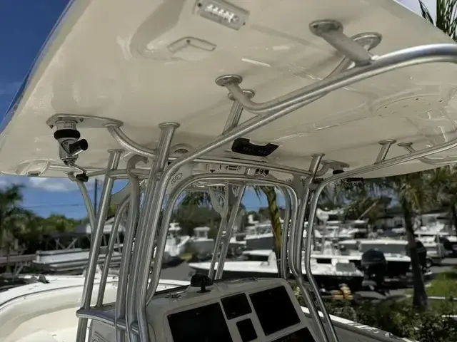 Robalo 300 Center Console