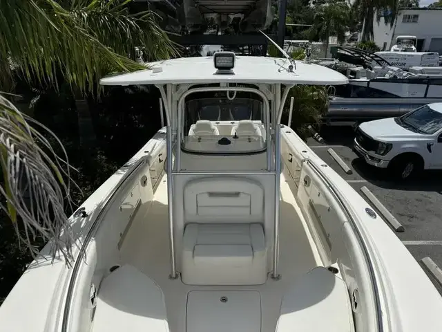 Robalo 300 Center Console