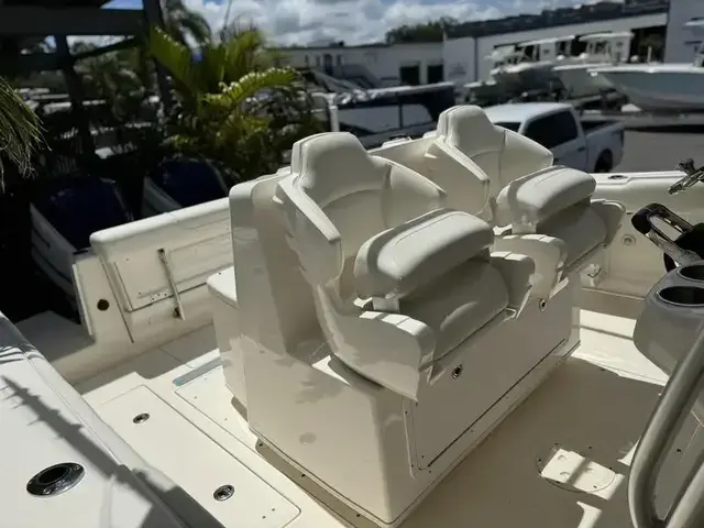 Robalo 300 Center Console