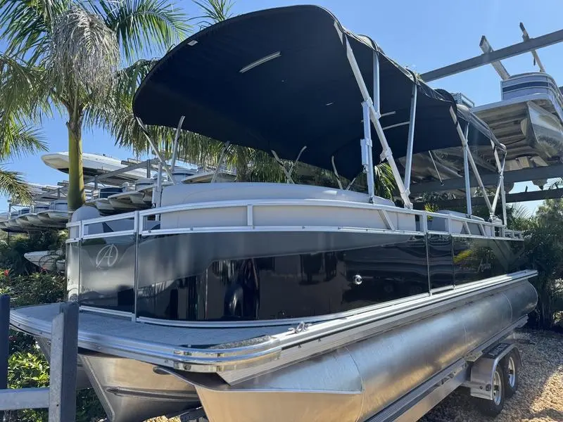 2024 Avalon venture 85 cruise 23 ft