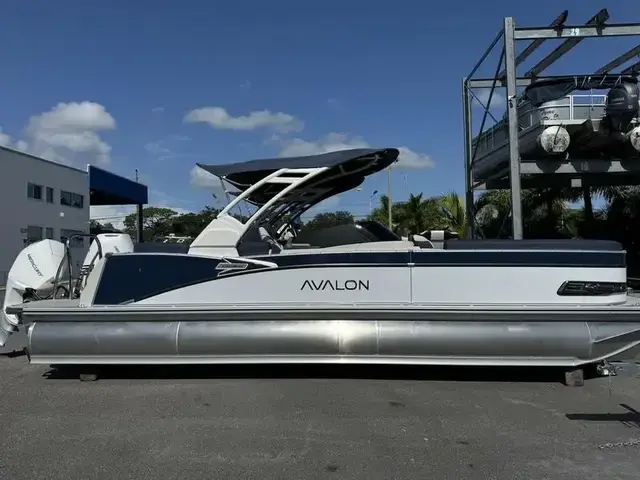 Avalon Catalina Elite Windshield 27 FT