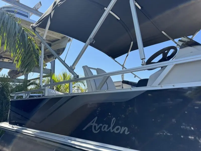 2024 Avalon venture 85 cruise 23 ft